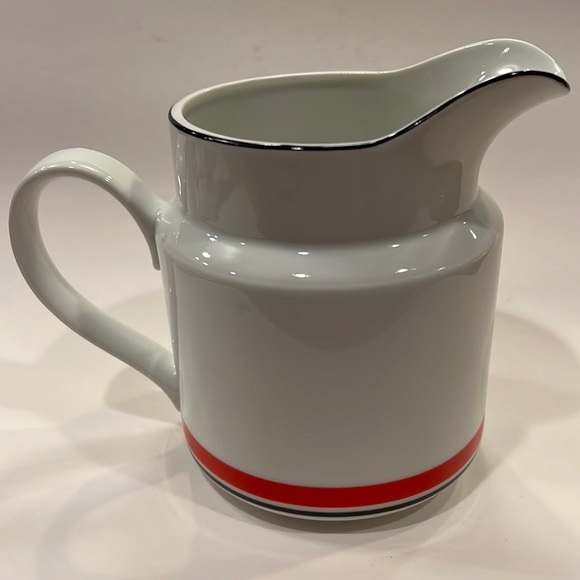 3/$30 LAIT Pitcher French Bon Appetit 32 oz Milk Pitcher Black Red Fine China - Picture 5 of 6